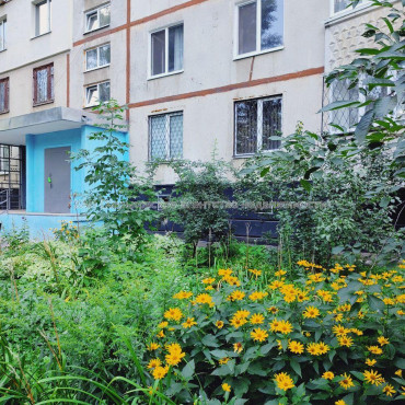 Продам квартиру, Победы просп. , 3 кім., 65 м², евроремонт 