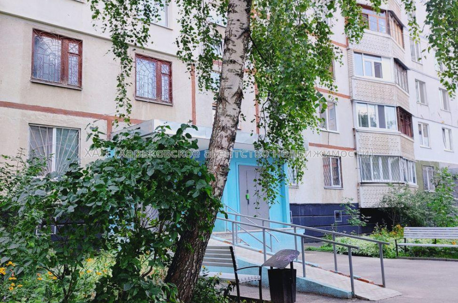 Продам квартиру, Победы просп. , 3 кім., 65 м², евроремонт 