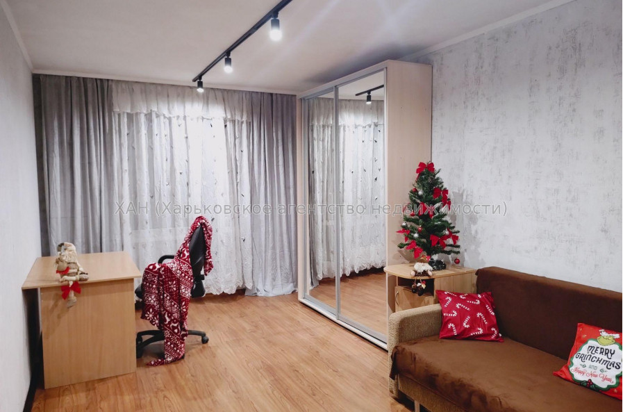 Продам квартиру, Победы просп. , 3 кім., 65 м², евроремонт 