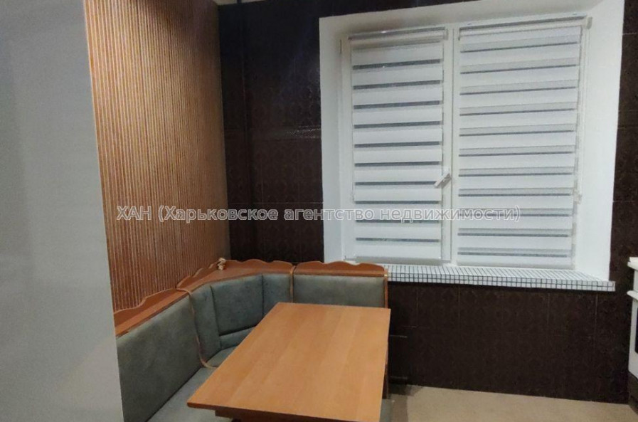 Продам квартиру, Победы просп. , 3 кім., 65 м², евроремонт 