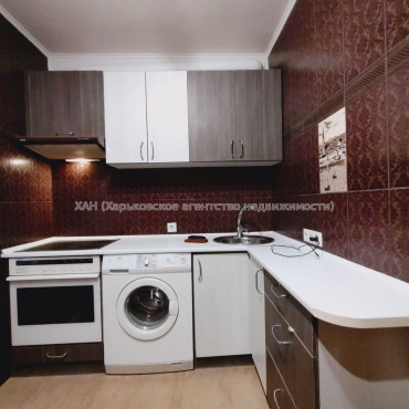 Продам квартиру, Победы просп. , 3 кім., 65 м², евроремонт 