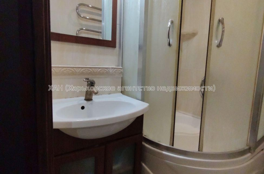 Продам квартиру, Победы просп. , 3 кім., 65 м², евроремонт 