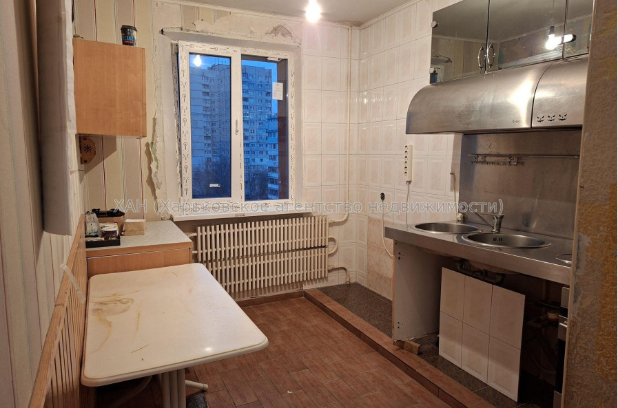 Продам квартиру, 3 кім., 71.10 м², косметический ремонт 