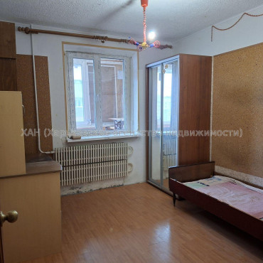 Продам квартиру, 3 кім., 71.10 м², косметический ремонт 