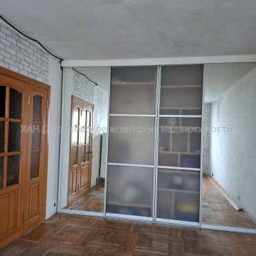 Продам квартиру, 3 кім., 71.10 м², косметический ремонт 