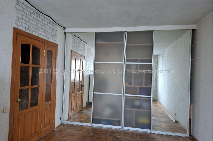 Продам квартиру, 3 кім., 71.10 м², косметический ремонт 