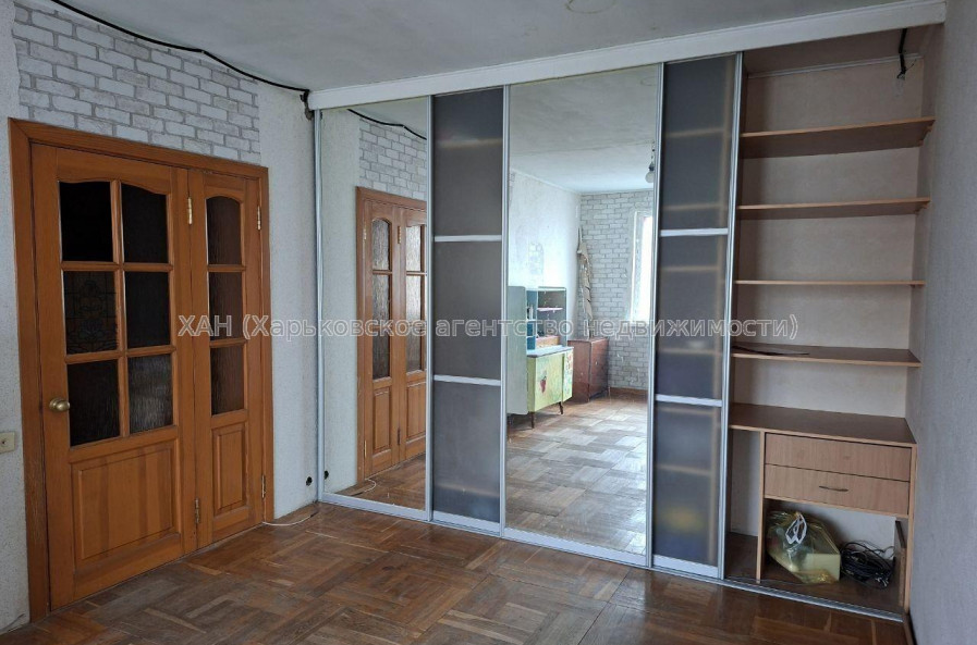 Продам квартиру, Натальи Ужвий ул. , 3 кім., 71.10 м², косметический ремонт 