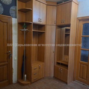 Продам квартиру, Натальи Ужвий ул. , 3 кім., 71.10 м², косметический ремонт 