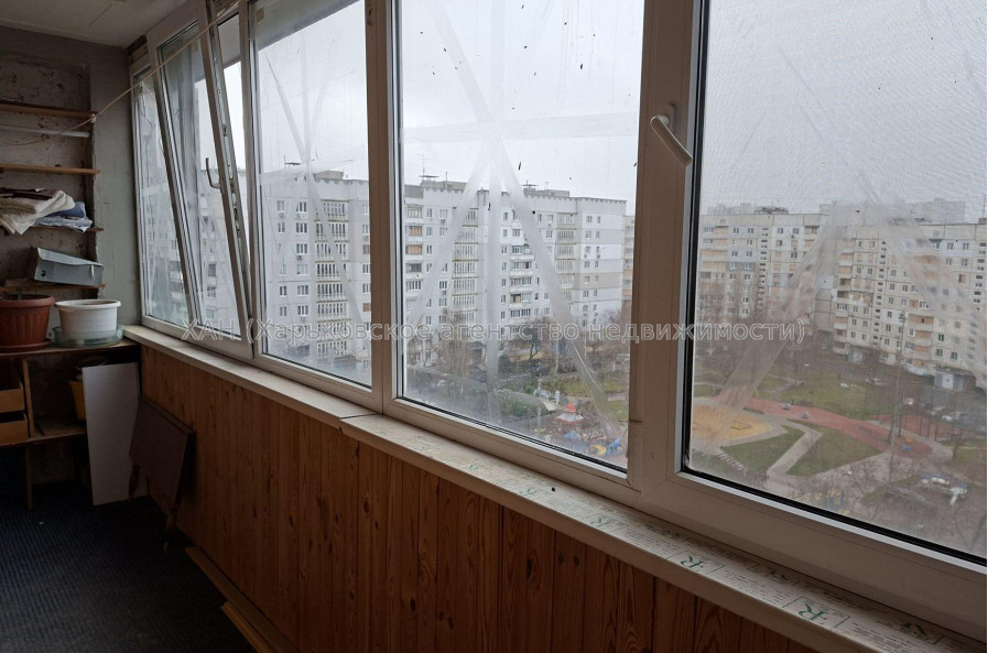 Продам квартиру, 3 кім., 71.10 м², косметический ремонт 