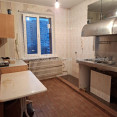 Продам квартиру, Натальи Ужвий ул. , 3 кім., 71.10 м², косметический ремонт 