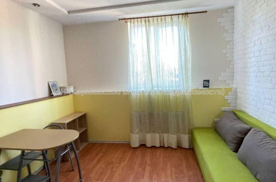 Продам квартиру, Москалёвская ул. , 1 кім., 19 м², косметический ремонт 