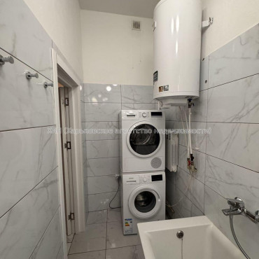 Продам квартиру, Героев Харькова просп. , 3  ком., 67 м², евроремонт 