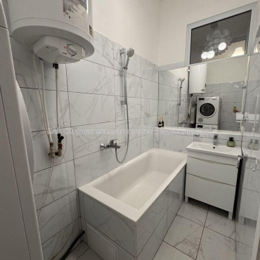 Продам квартиру, Героев Харькова просп. , 3  ком., 67 м², евроремонт 