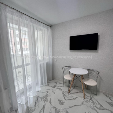 Продам квартиру, Шевченковский пер. , 1  ком., 30 м², капитальный ремонт 