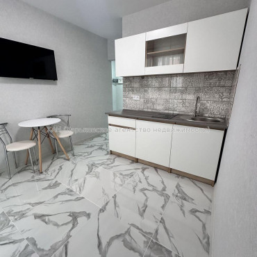 Продам квартиру, Шевченковский пер. , 1  ком., 30 м², капитальный ремонт 