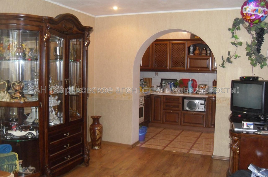 Продам дом, Красная Аллея ул. , 180 м², 7 сот., авторский дизайн 