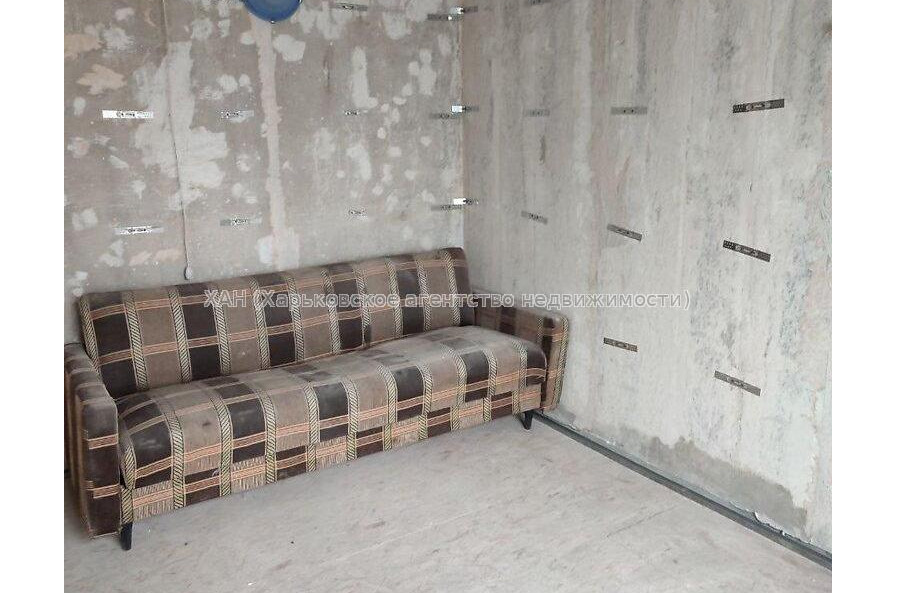 Продам квартиру, Валентиновская ул. , 3  ком., 64 м², без отделочных работ 