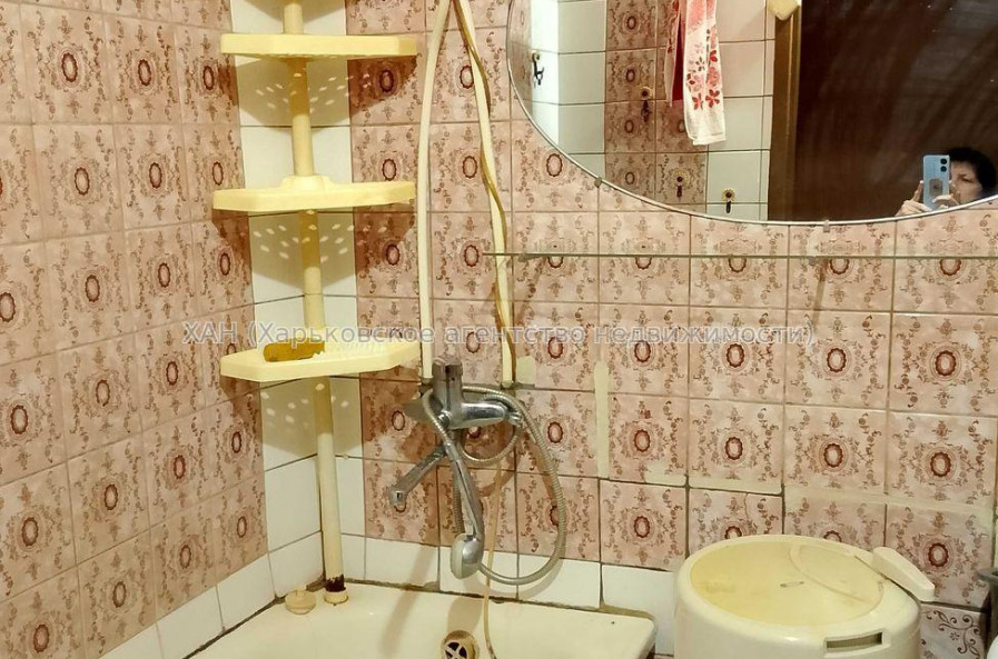 Продам квартиру, Валентиновская ул. , 1 кім., 32.60 м², советский ремонт 