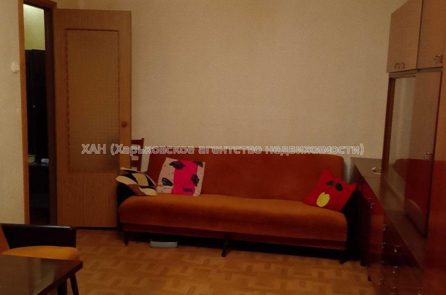 Продам квартиру, Валентиновская ул. , 1 кім., 32.60 м², советский ремонт 