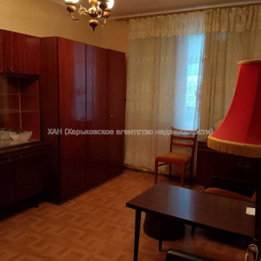 Продам квартиру, Валентиновская ул. , 1 кім., 32.60 м², советский ремонт 