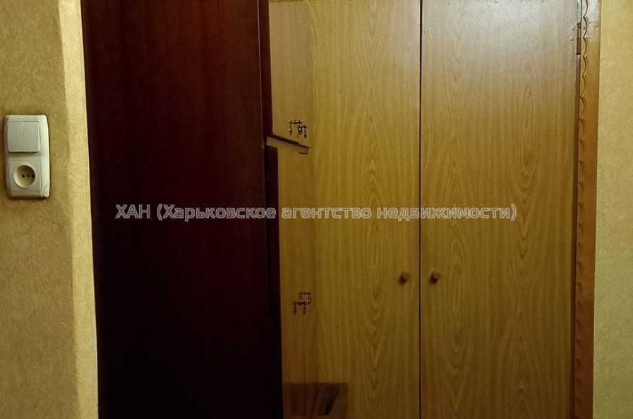 Продам квартиру, Валентиновская ул. , 1 кім., 32.60 м², советский ремонт 