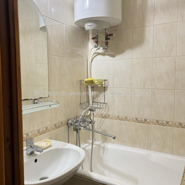 Сдам квартиру, Натальи Ужвий ул. , 70 , 3  ком., 69 м², косметический ремонт 