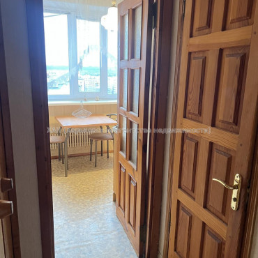 Сдам квартиру, Натальи Ужвий ул. , 70 , 3  ком., 69 м², косметический ремонт 