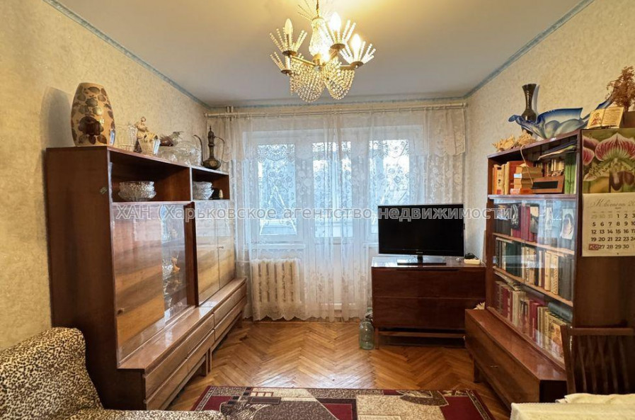 Продам квартиру, Жасминовый б-р , 3 , 2  ком., 42.70 м², советский ремонт 
