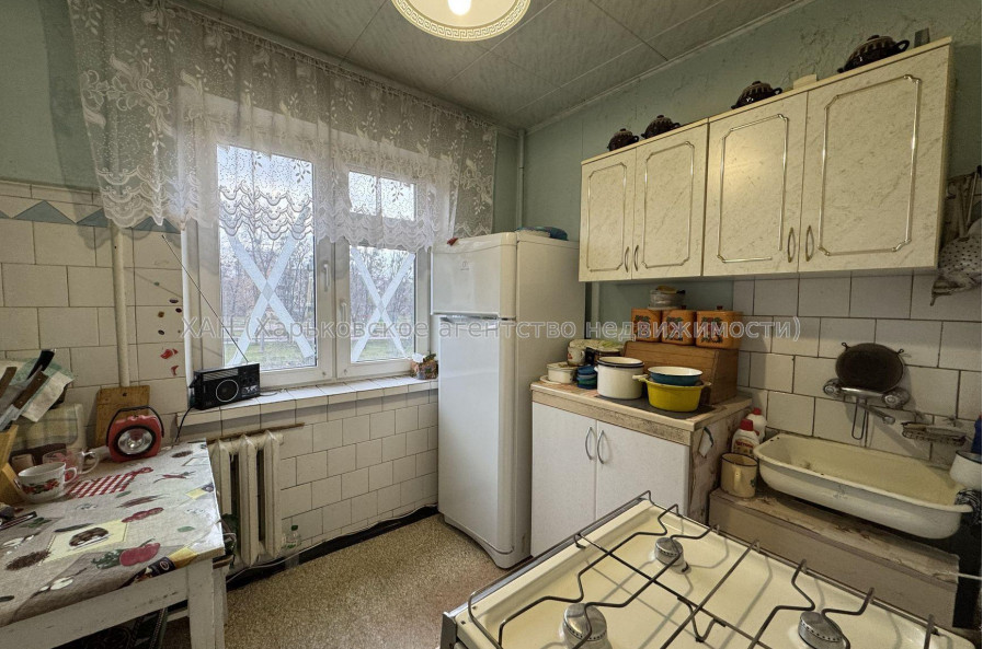 Продам квартиру, Жасминовый б-р , 3 , 2  ком., 42.70 м², советский ремонт 