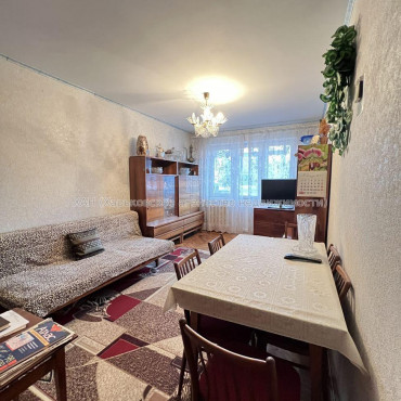 Продам квартиру, Жасминовый б-р , 3 , 2  ком., 42.70 м², советский ремонт 