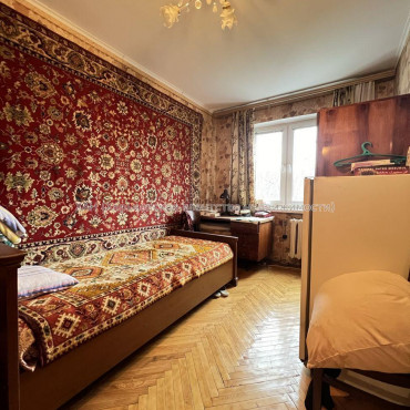 Продам квартиру, Жасминовый б-р , 3 , 2  ком., 42.70 м², советский ремонт 