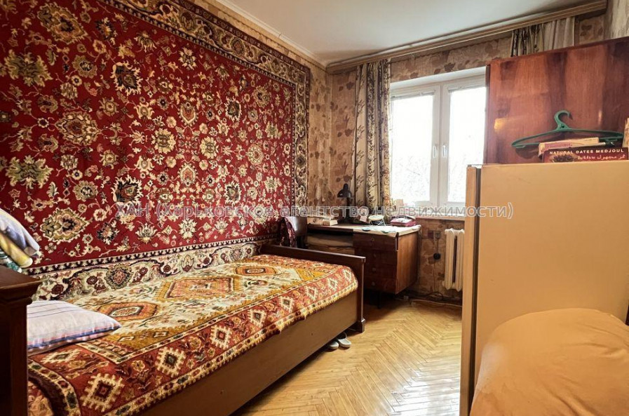 Продам квартиру, Жасминовый б-р , 3 , 2  ком., 42.70 м², советский ремонт 