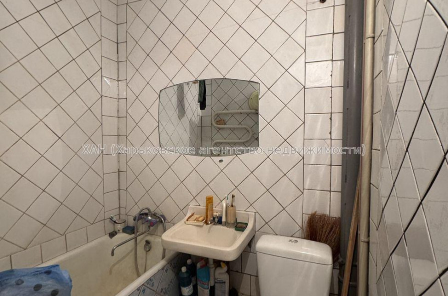 Продам квартиру, Жасминовый б-р , 3 , 2  ком., 42.70 м², советский ремонт 