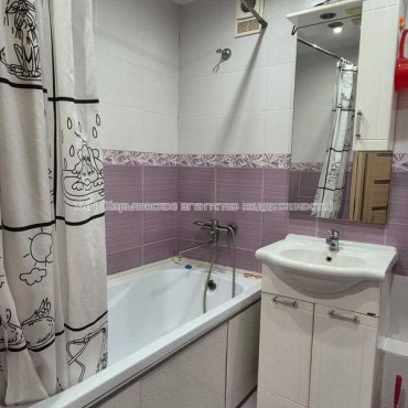 Продам квартиру, Мира ул. , 80 , 2 кім., 45 м², косметический ремонт 