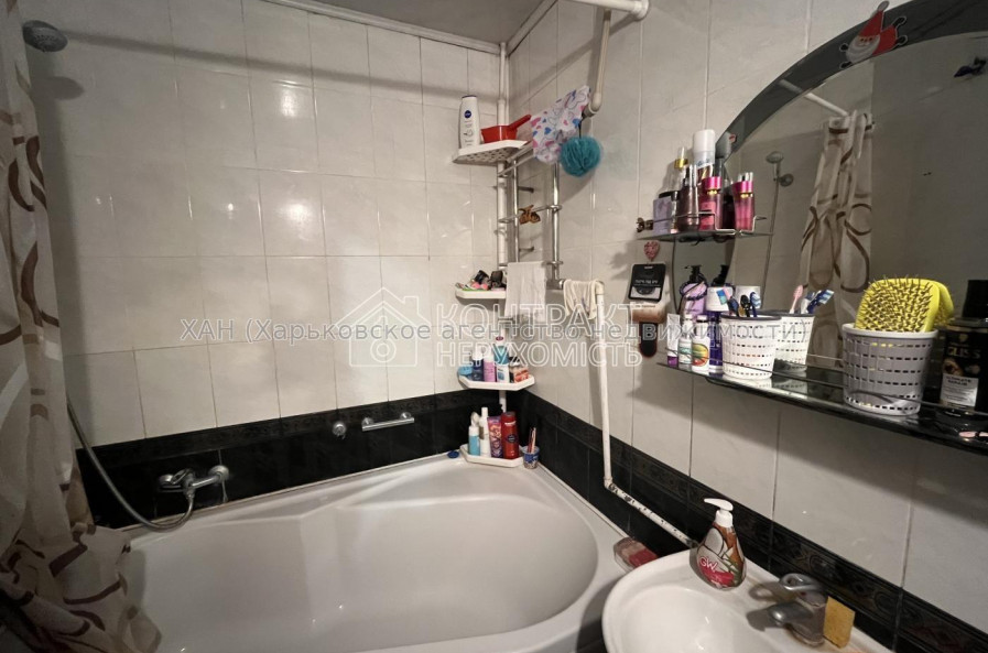 Продам квартиру, Мира ул. , 100 , 2 кім., 46 м², косметический ремонт 