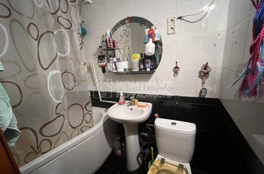 Продам квартиру, Мира ул. , 100 , 2 кім., 46 м², косметический ремонт 