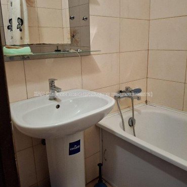 Продам квартиру, 92-й бригады ул. , 2  ком., 50 м², косметический ремонт 