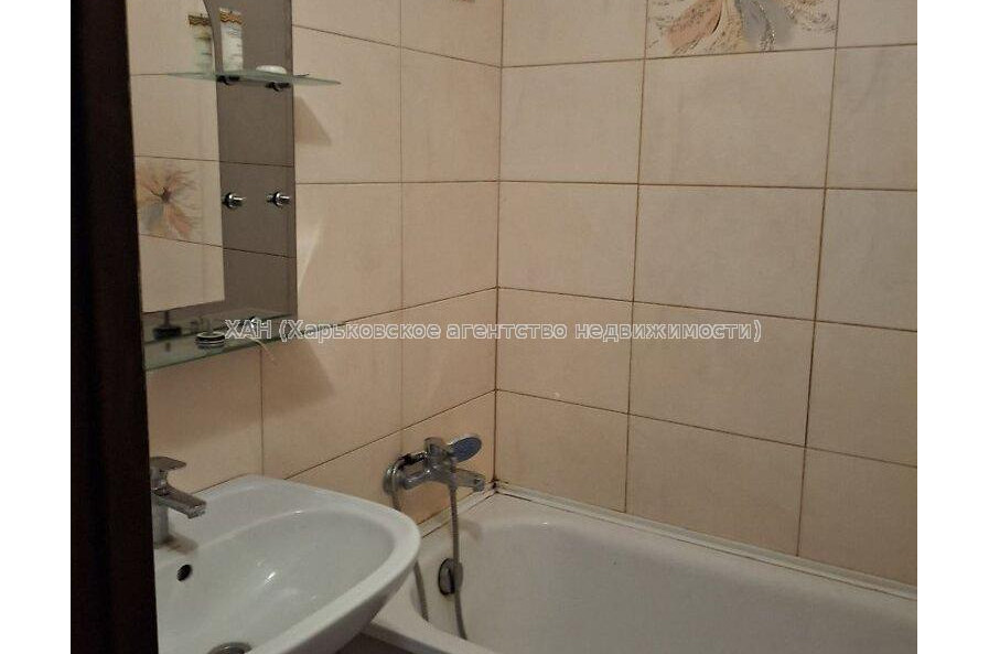 Продам квартиру, 92-й бригады ул. , 2  ком., 50 м², косметический ремонт 