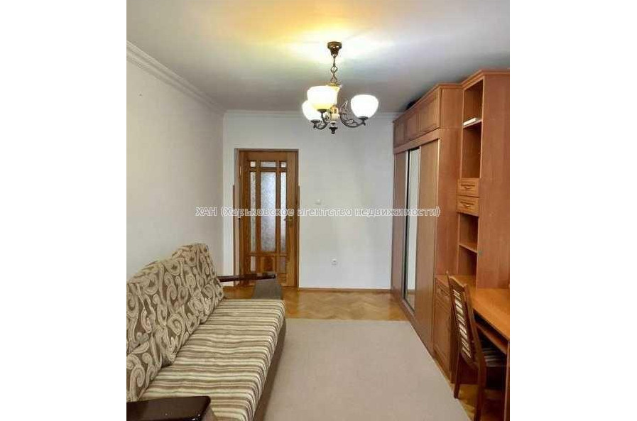 Продам квартиру, Светлая ул. , 49 , 2 кім., 46 м², косметический ремонт 