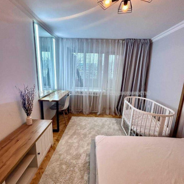 Продам квартиру, Светлая ул. , 49 , 2 кім., 46 м², косметический ремонт 