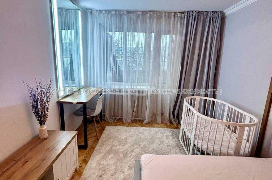 Продам квартиру, Светлая ул. , 49 , 2 кім., 46 м², косметический ремонт 