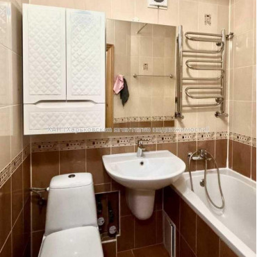 Продам квартиру, Светлая ул. , 49 , 2 кім., 46 м², косметический ремонт 