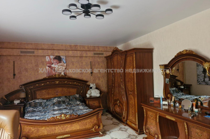 Продам будинок, Мира ул. , 220 м², 15 соток, авторский дизайн 