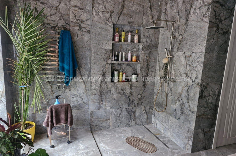 Продам будинок, Мира ул. , 220 м², 15 соток, авторский дизайн 