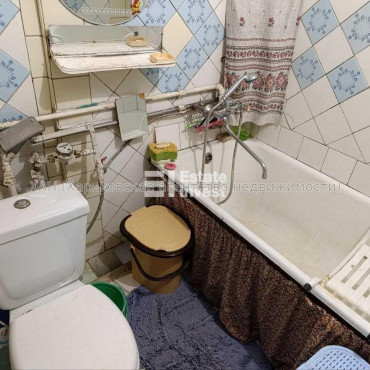 Продам квартиру, Мира пер. , 2 , 2  ком., 46 м², советский ремонт 