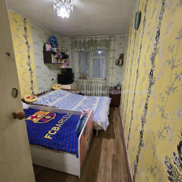 Продам квартиру, Каденюка ул. , 28 , 2  ком., 42 м², косметический ремонт 