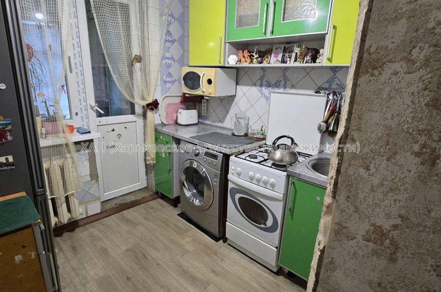 Продам квартиру, Каденюка ул. , 28 , 2  ком., 42 м², косметический ремонт 