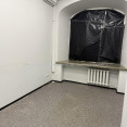 Сдам нежилую недвижимость, офис в многоквартирном доме , 8  ком., 115 м², косметический ремонт 