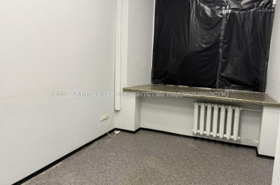 Сдам нежилую недвижимость, офис в многоквартирном доме , 8  ком., 115 м², косметический ремонт 