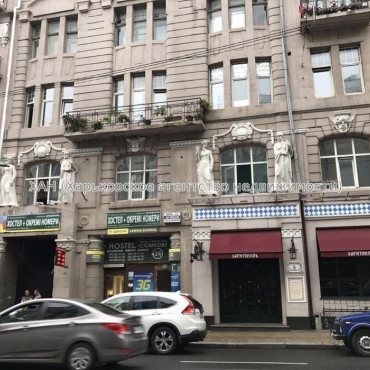 Сдам нежилую недвижимость, офис в многоквартирном доме , 8  ком., 115 м², косметический ремонт 